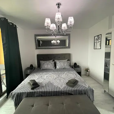 דירה K.k Elenite Astoria 5