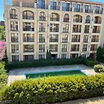 Apartment K.k Elenite Astoria 5 *